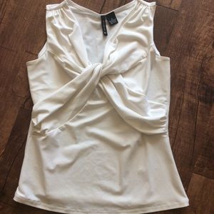 Juniors Top-off white! GREAT condition!